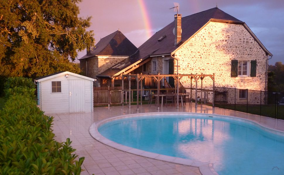 Beautiful renovated Bearnaise Farmhouse with Exceptional Views of the Pyrenees Mountains